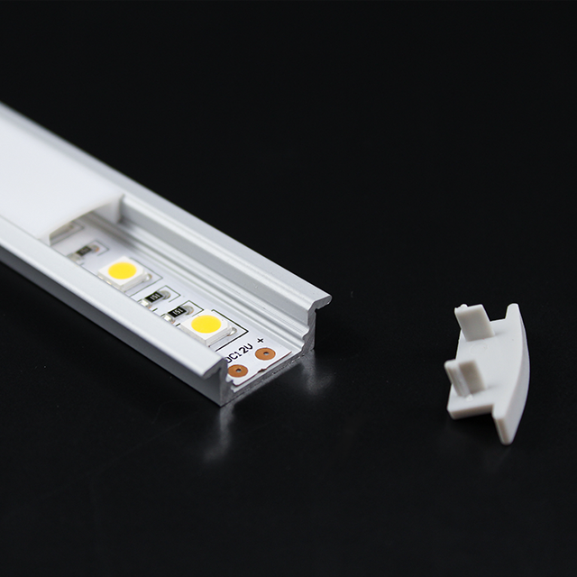Profilo in alluminio LED W17.1mm * H8.5mm (larghezza interna 12.2mm) con ala